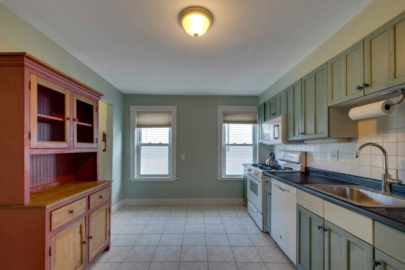 Hyde Park condo offered by Trisha Solio